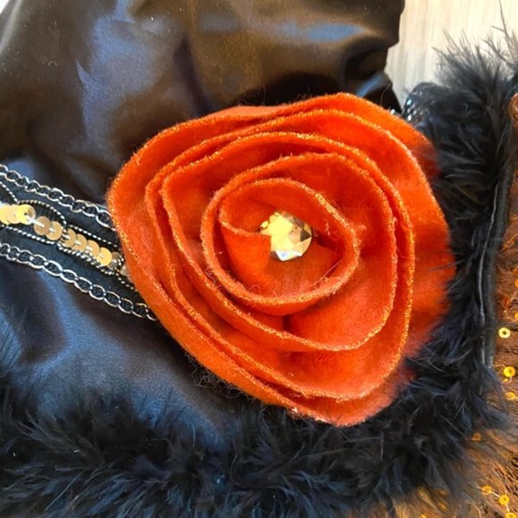 Halloween Witch Wreath - Picture 4 of 10